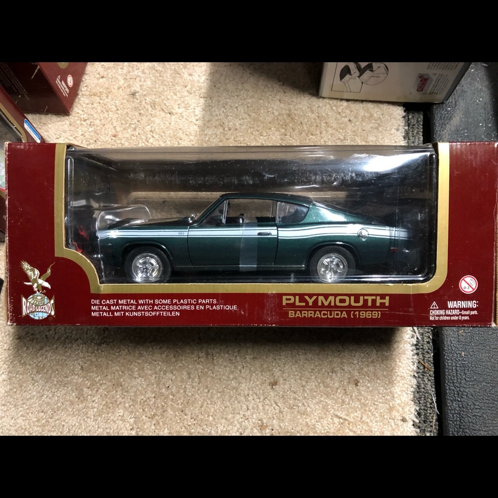 Road Legends 1969 Plymouth Barracuda die cast